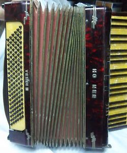 Vintage Hohner Verdi III piano accordion      LF