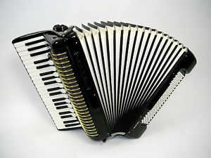 Akkordeon , Hohner, Solist MB II