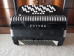 Accordion, Futura 5 Row Chromatic, C System, 3 Reed