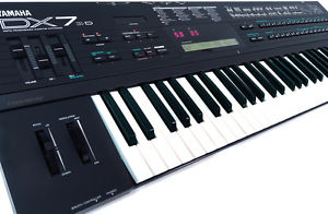 YAMAHA DX-7II D FM Synthesizer Klassiker DX7II D / Rechng + GARANTIE