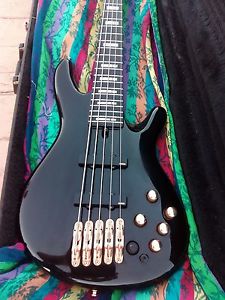Yamaha BBNE2 Nathan East Signature bass