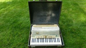 Fisarmonica Accordion hohner