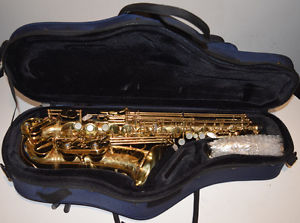 Yanagisawa-A990-Professional-Alto-Saxophone-Pad Saver-Protec Contoured Case