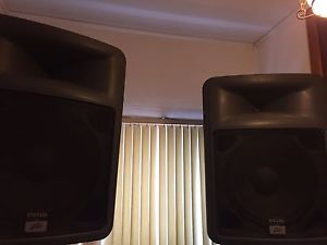 DJING EQUIPMENT AND SPEAKERS