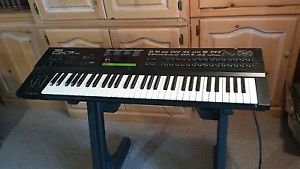 Yamaha DX7 II FD keyboard synthesizer