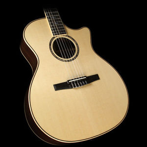 Taylor 814ce-N Grand Auditorium Nylon-String Acoustic/Electric Guitar Natural