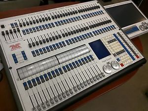 Avolites TOURING EXPERT WITH EXPERT TOUCH WING PACKAGE #2