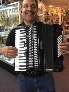 Sunrise Accordion-72 Bass, 34 Keys, 5 RH Stops-w/Musette-New-Includes Case!