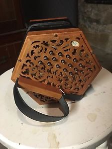 Clover Anglo C/g 30b Concertina Natural Finish
