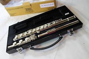 Yamaha YFL-381H Intermediate Flute SILVER HEAD INLINE G MINT QuinnTheEskimo