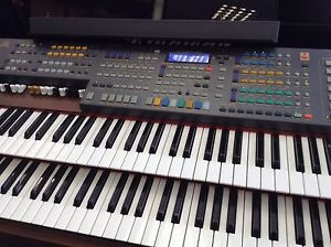 ORLA MODERNA ORGAN IN SUPERB CONDITION LATEST MODEL WITH USB PORT INC. BENCH