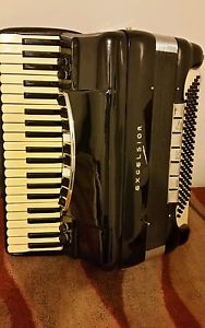Accordion exselsior symphony /hand made.reeds double tone.chamber gud.condition