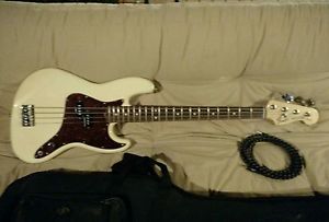 2011 Fender Precision Bass Mark Hoppus Model of Blink 182 Blond  MINT CONDITION