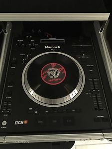 Pair Numark V7 DJ Controllers Turntables - FREE SHIPPING - MAKE OFFER!!