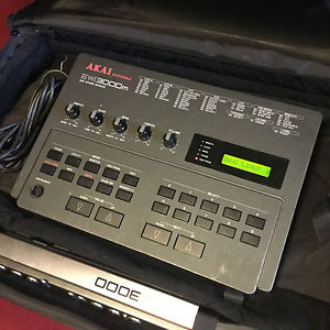 AKAI EWI 3000M w/ EWI 3000 Electronic Wind Instrument Synthesizer 4 VCO