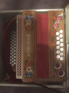 MAGIECA SELBSTSPIELENDE HARMONIKA DAS ORIGINAL