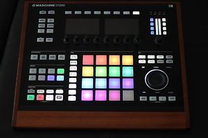 Native Instruments Maschine MK2 Groove Production Studio BLACK With CUSTOM WOOD