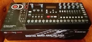 Elektron Analog Four (2 Years Warranty Remaining)