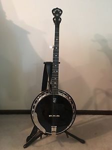 Deering Black Diamond Banjo