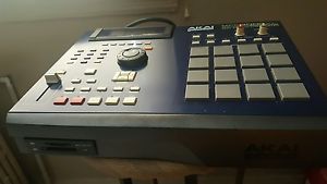 akai mpc 2000xl mcd blue