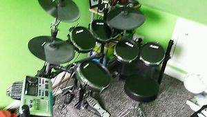 Alesis dm10 studio DRUM KIT