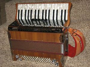 Professional Titano Alpine Musette Polka Master 34 Key 80 Bass Piano Accordion