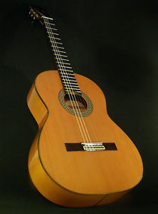 SPANISH FLAMENCO GUITAR. LUTHIER JUAN MONTES. HARD CASE. GUITARRA. GITARRE.