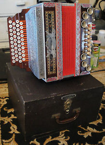 Italian Accordion Mfg. Co. CHICAGO w/case