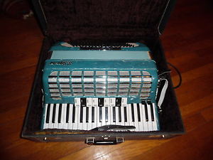 Vintage S. Soprani 120 Electric Bass Accordion near-Mint Italy ***Worldwide***