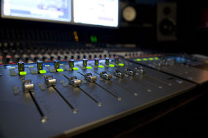Avid Euphonix MC Mix Artist Series DAW Mixer Control Surface