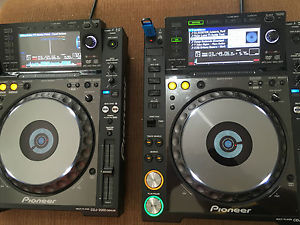 2 Pioneer CDJ 2000 NEXUS Turntable Dj Digital MP3 Rekordbox