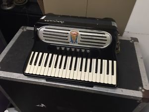Vintage 1950's 1960's Castle Italy Full size 120 Bass Piano Accordion 41 key