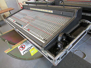 Crest X-monitor,40 channel monitor console,12 groups,tourcase,perfect condition.