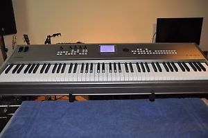 Yamaha MM8 Keyboard Synthesizer