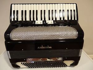 Accordion Colombo 3/5 Reed Double Tone Chamber very good condition