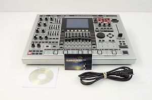 Roland MC-909 Sampling Groovebox
