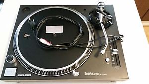 Two MINT Near New Technics 1200 1210 mk2 mk3 mk5 DJ turntables - BRISBANE