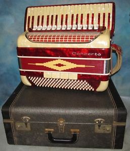 Vintage CONCERTO 13 Switch/Key Professional Accordion 8248 w/Case Italy J00163