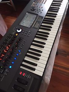 Yamaha Montage 6 - Mint condition!