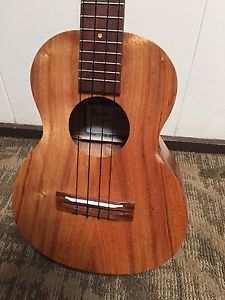 ANA'OLE TENOR UKULELE Hawaiian Luthier, Awesome Sound, Free Case