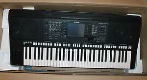 Yamaha Keyboard PSR S750 wie NEU OVP v. Händler