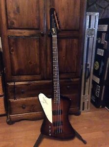 Gibson Thunderbird bass left handed