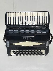 TITAN CUSTOM BUIILT by TITANO ACCORDION 15 1/8'' KEYBOARD With Rhinestones