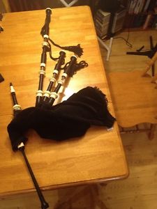 McCallum AB3D Deluxe Bagpipes With Case