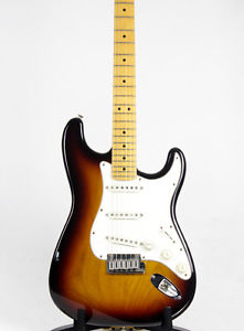 1984 Fender American Standard Stratocaster electric guitar - 10018384
