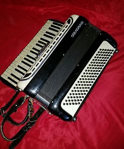 Accordion STRADAVOX