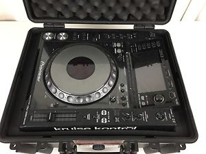 Pioneer CDJ-2000NXS w/ Case - Good Condition - DJ Turntable - MiDi  Serato Nexus
