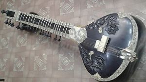 SITAR,VINTAGE 70 YEARS OLD SITAR,VERY GOOD SOUND,VERY GOOD CONDITION,W.FIBER BOX