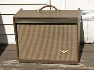 Vintage 1959 Magnatone 250 tube guitar amp