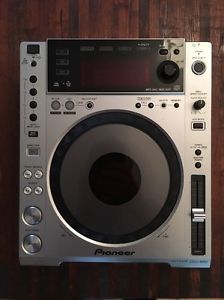 Pioneer CDJ850 D